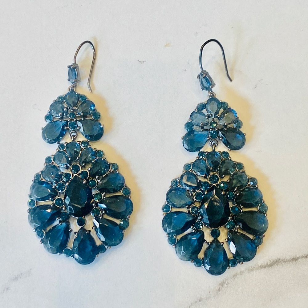 Fashion teardrop earring blue teal color crystal